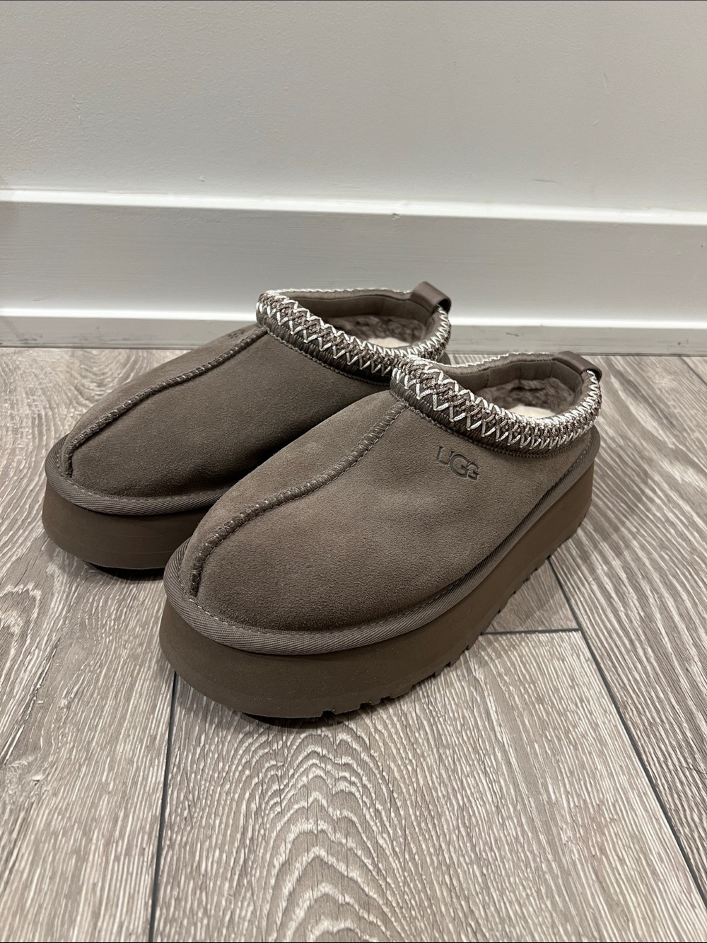 UGG Tazz II